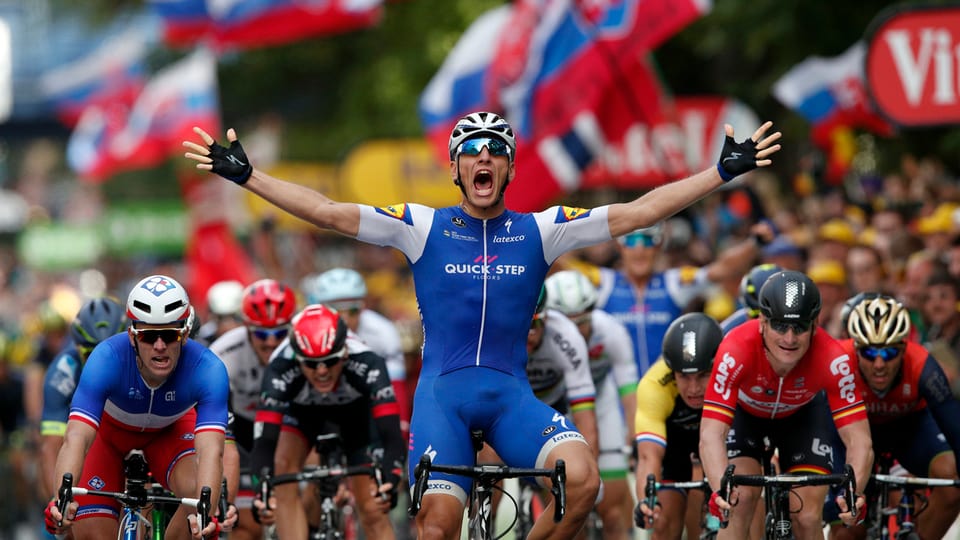 Marcel Kittel gudogna en il sprint da massa. 