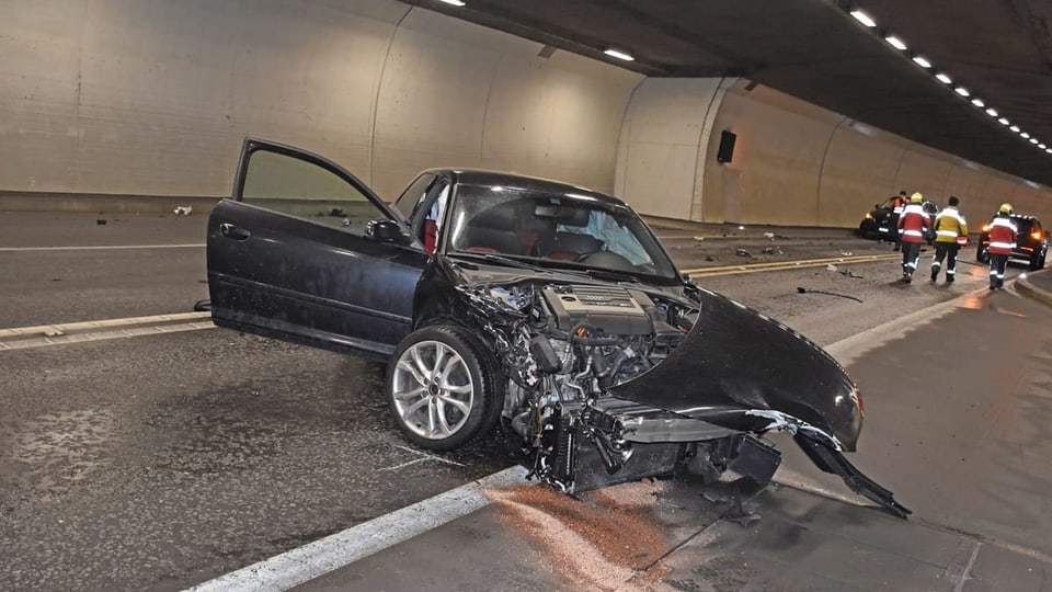 In dals autos cun donn total ch'è stà involvì en la collisiun.