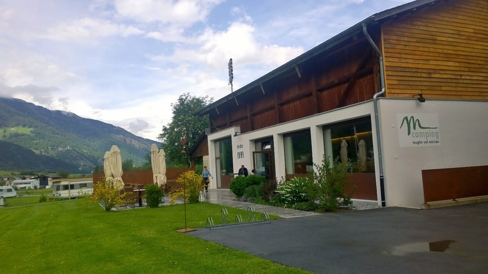 il campadi cun rulottas - e davanttiers il clavà renovà