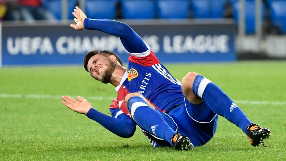 Purtret da Van Wolfswinkel che croda. Sia fatscha mussa ch'i fa mal.