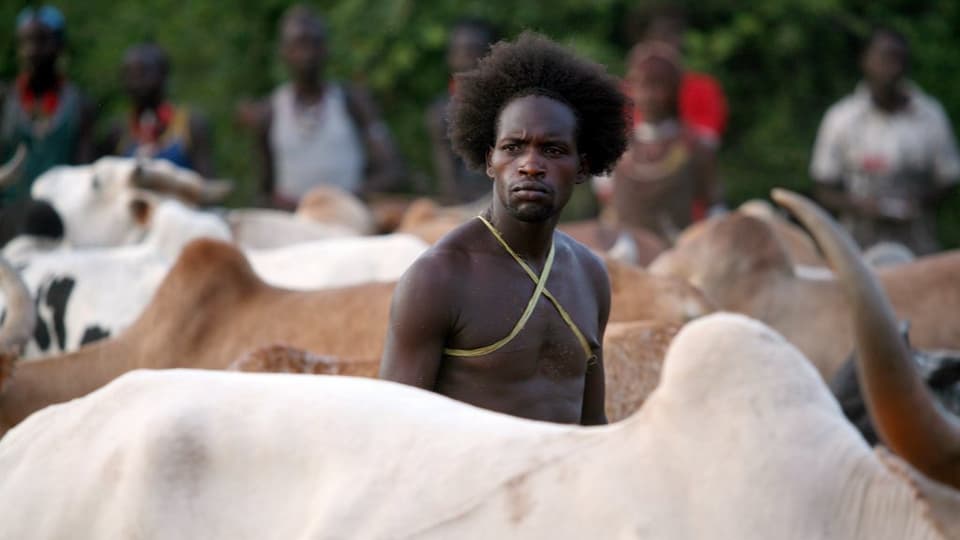 Persuna da l'Etiopia tranter vatgas.
