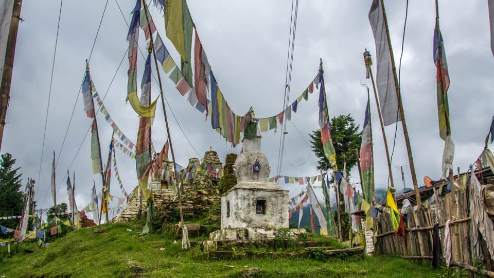 Stupas e bandieras