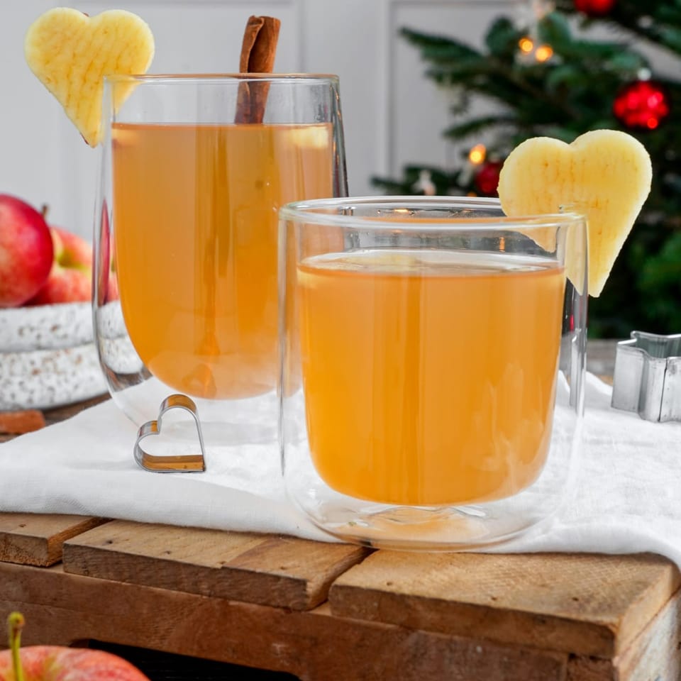 Rezept für ein Weihnachts-Drink: Bratapfelpunsch