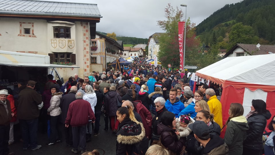 Festa da racolta en Val Müstair.