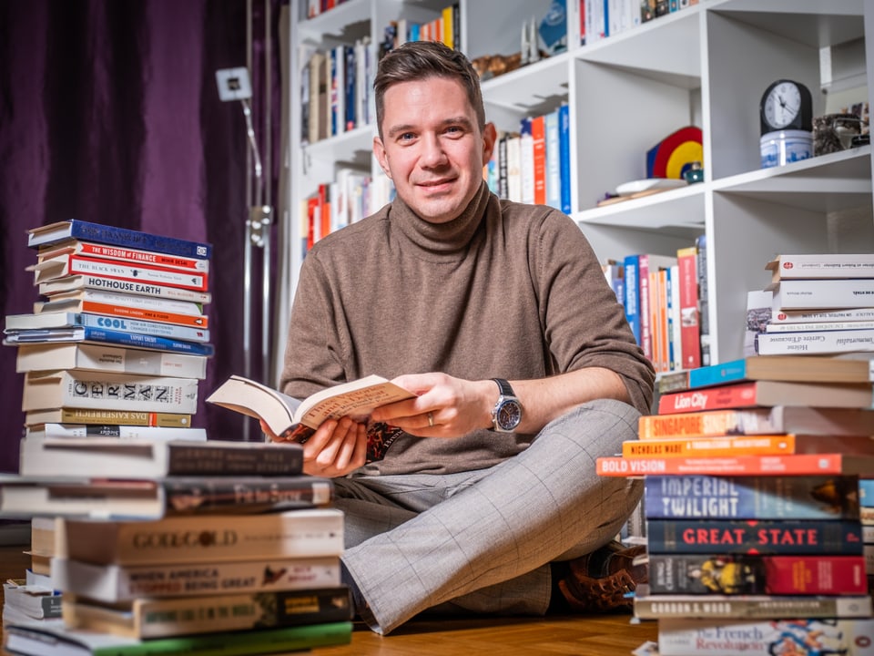 Profil Simon Denoth: Simon Denoth ist ein leidenschaftlicher Büchersammler.