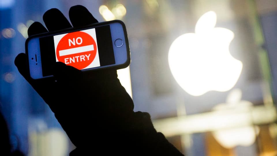 In telefonin dad apple, en il fund il logo dad apple en furma d'in mail.