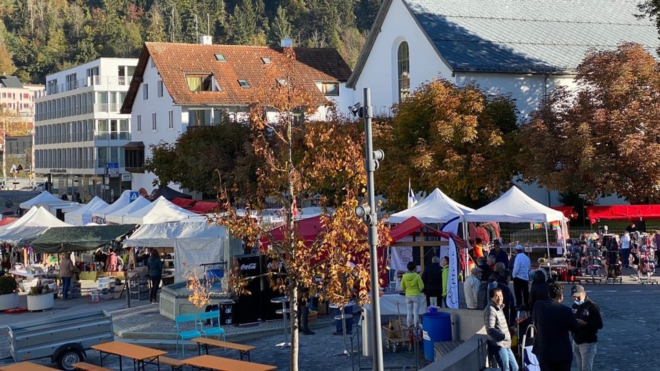 In zic «normalitad» turna a la fiera d'atun a Glion