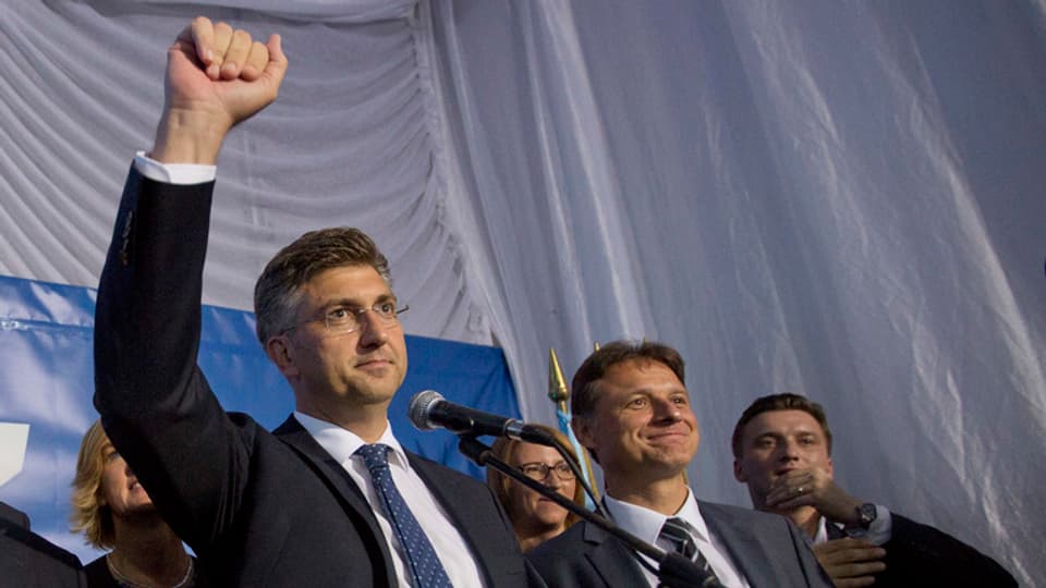 Andrej Plenkovic festivescha il resultat da sia partida HDZ.