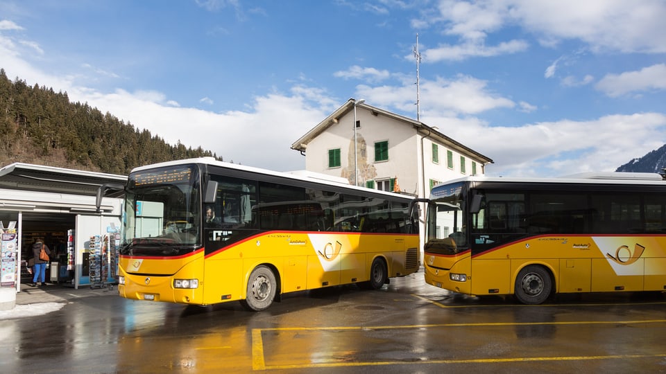 Postas sin la staziun da Glion.