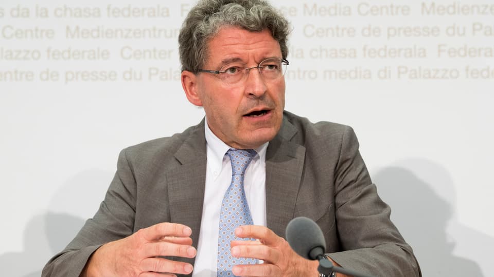 Il cusseglier naziunal da la PPS Heinz Brand.