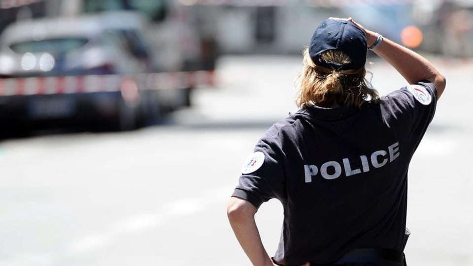 Ina polizista franzosa.