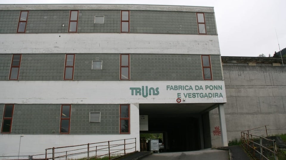 La Posta survegn nov center da distribuziun en la fabrica da ponn a Trun