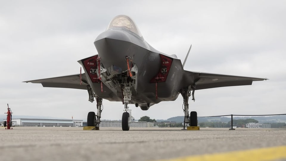 L'aviun F-35A.