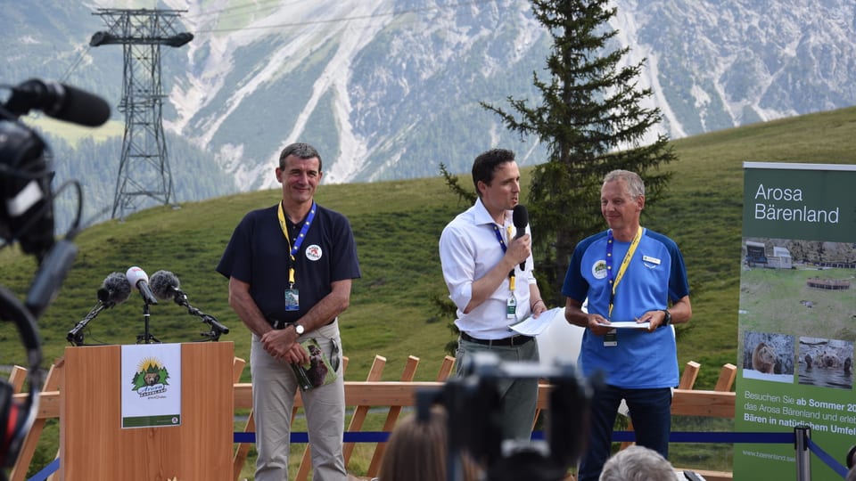 Carsten Hertwig (Vier Pfoten), Pascal Jenny (Parc d'urs) e Hans Schmid (Parc d'urs)