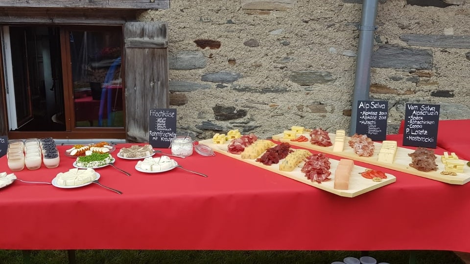 Purtret d'in buffet da prim d'avust.