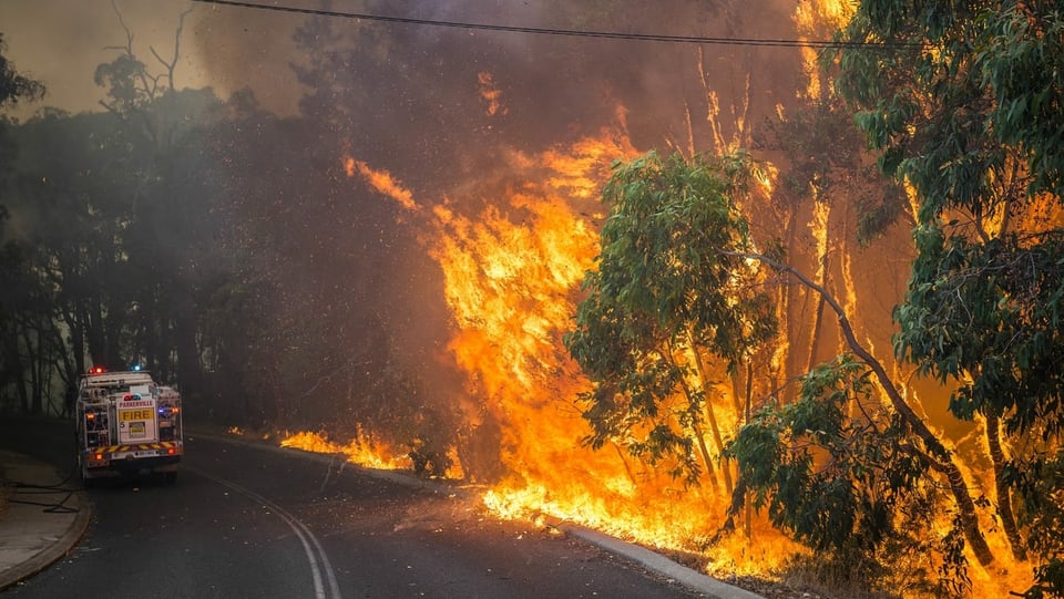 Purtret d'in incendi gist dasper via. 