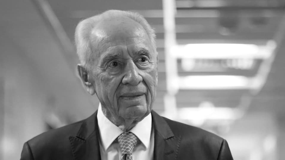 Purtret da Schimon Peres en ner ed alv. 