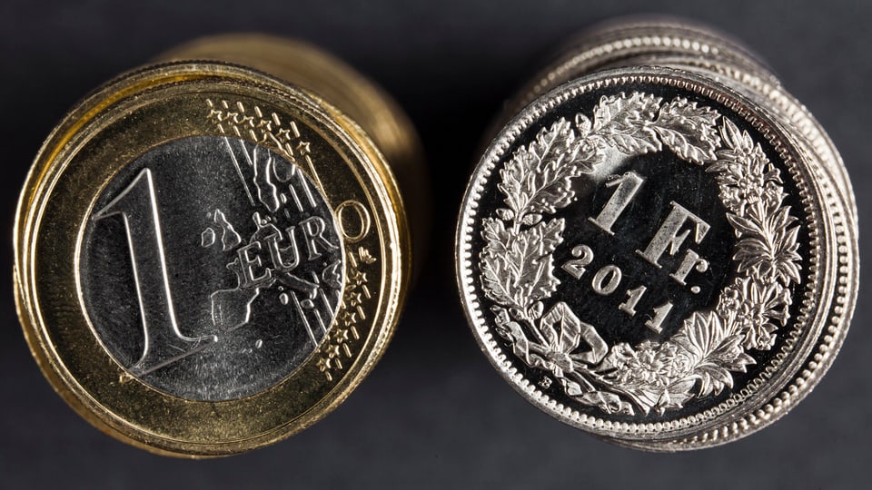 In euro ed in franc svizzer. 