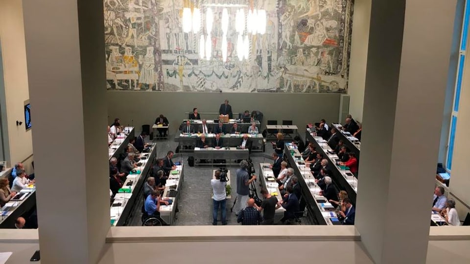 Vista sin la sala dal Cussegl grond durant ina sessiun.