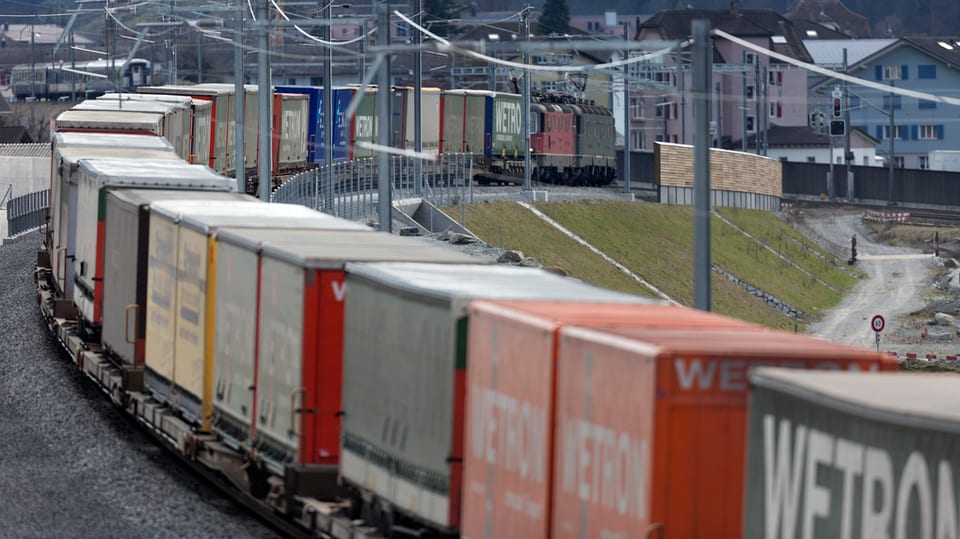 tren da vitgira sin l'axa dal Gottard