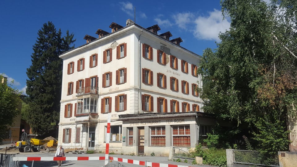 L'hotel Lischana a Scuol, serrà dapì divers onns.