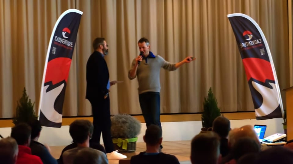 Toni Livers dad risposta a Ruedi Frehner, il moderatur da la saira.