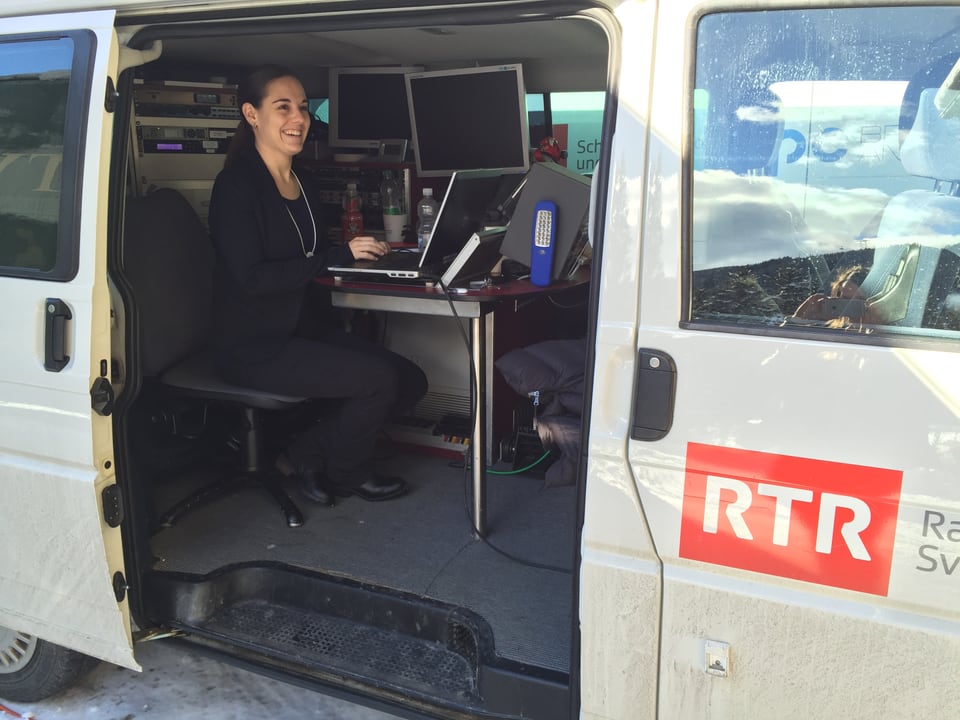 E Riccarda Müller ha lavurà en il minibus da RTR.