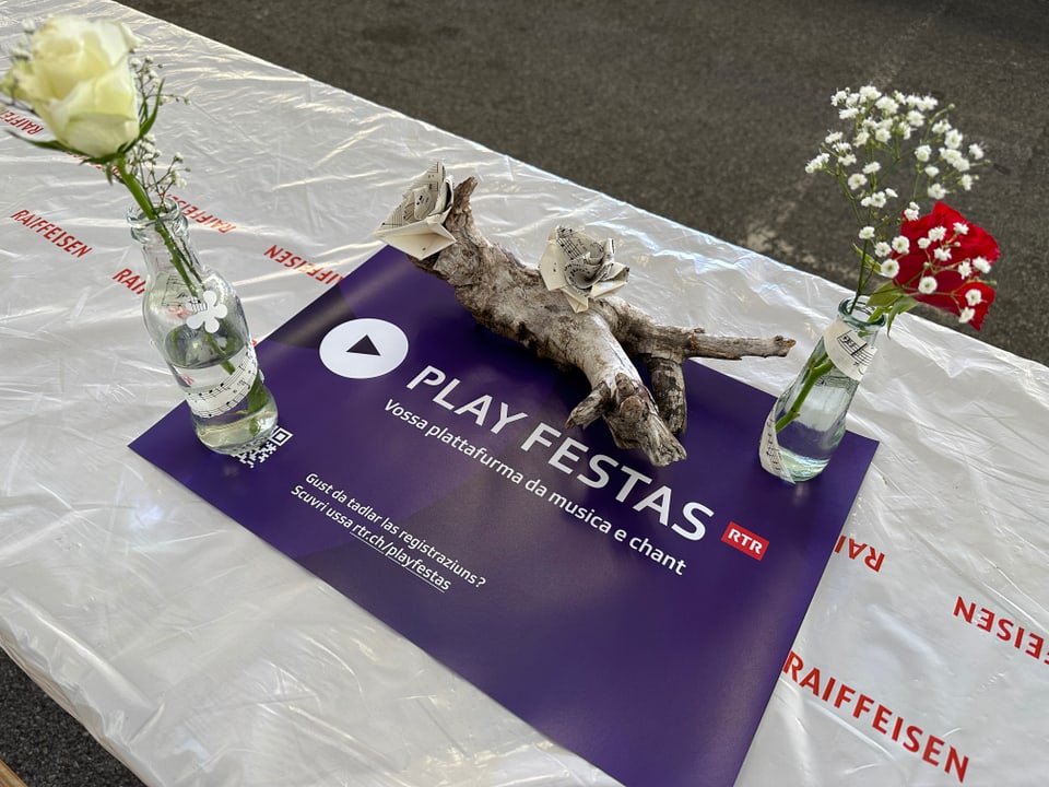 Alle Aufnahmen des Bezirksgesangsfest in Müstair findet man auch Online auf Playfestas.