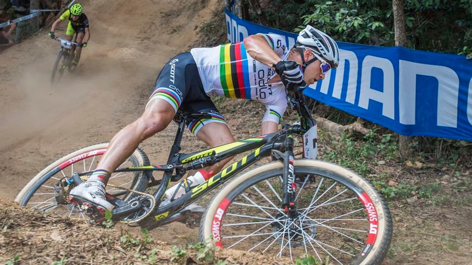 Nino Schurter durant l'emprima cursa da la cuppa mundiala en l'Australia