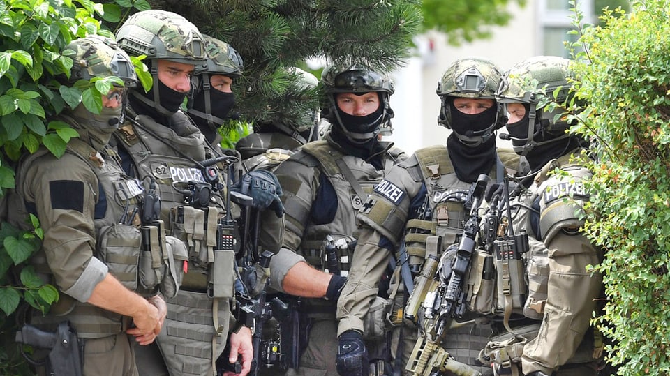 Forzas spezialas da la polizia da la Germania. 
