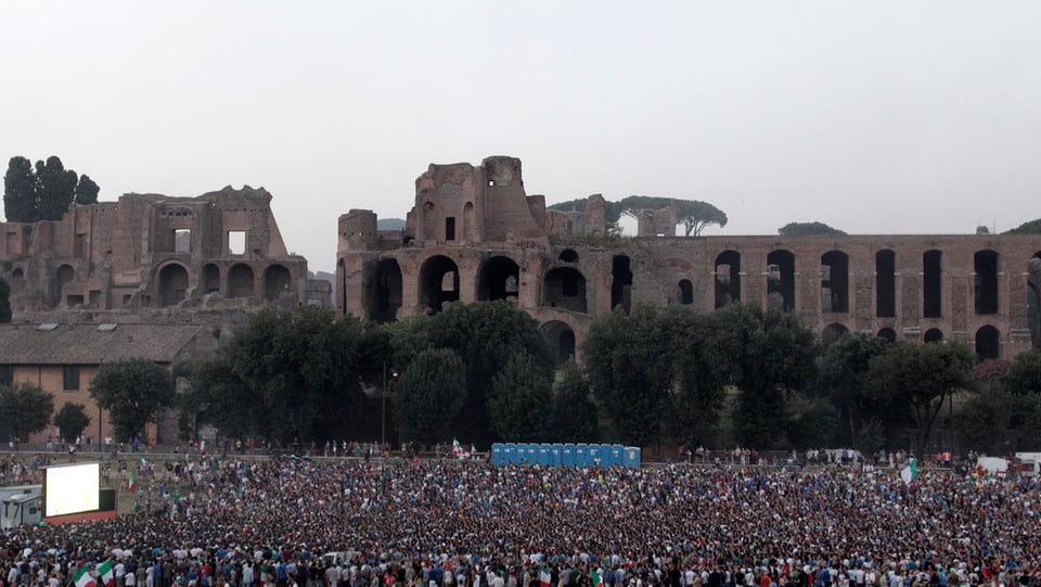 Ils fans al public viewing.