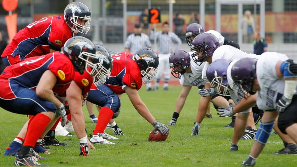 Purtret dals giugaders dals Calanda Broncos en acziun. 