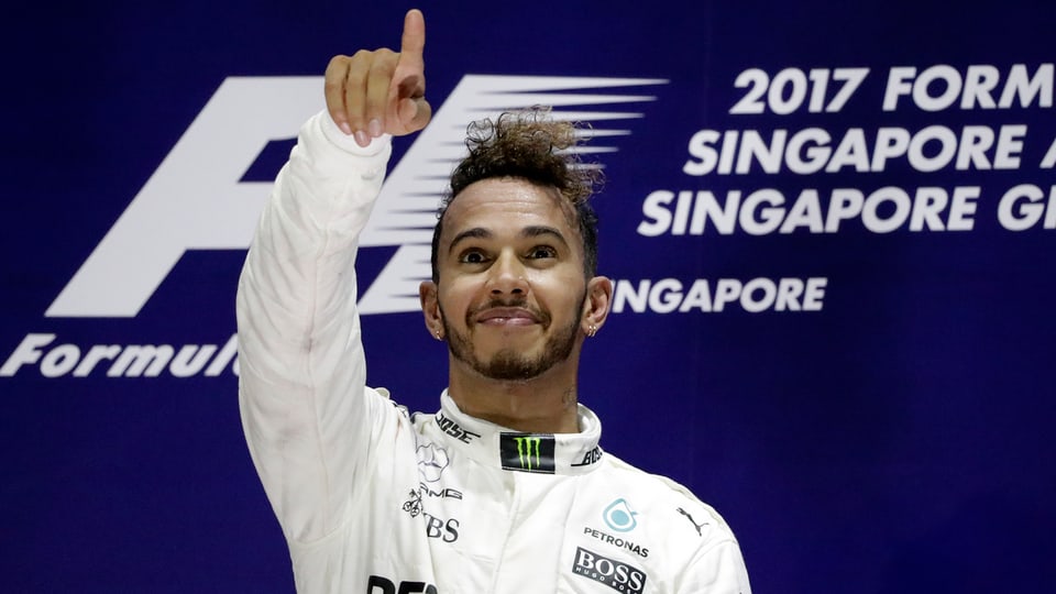 Lewis Hamilton, il victur dal GP da Singapur.