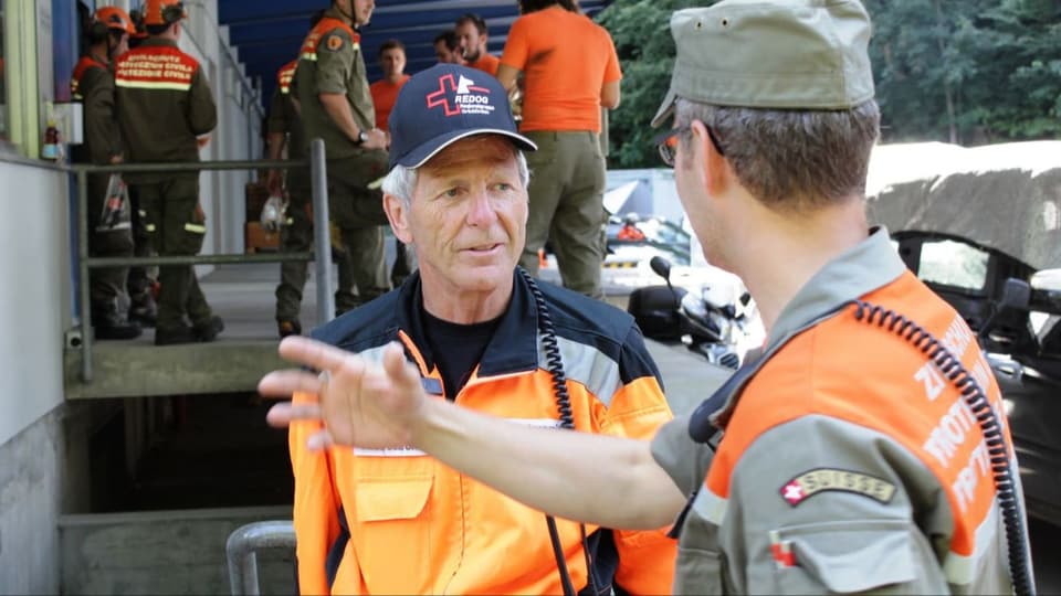 Rettungskette: Jeremias Janki arbeitet seit fast 40 Jahren mit den Rettungshunden von Redog in verschiedenen Gebieten.