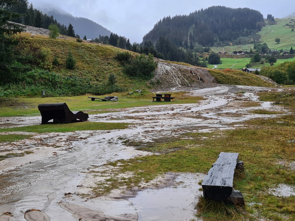 Tar il campadi da Rueras.