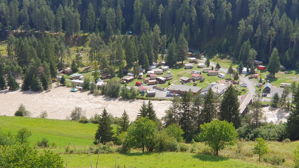 Campingplatz in Sur En überschwemmt wegen Hochwasser