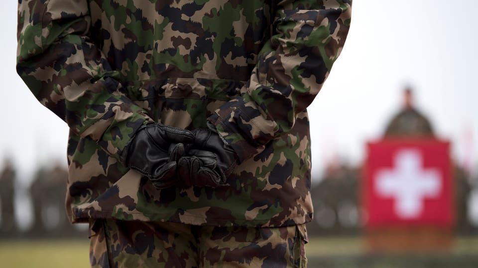 Militars da professiun e guardia cunfins duain pudair ir en pensiun pir cun 65 onns. 
