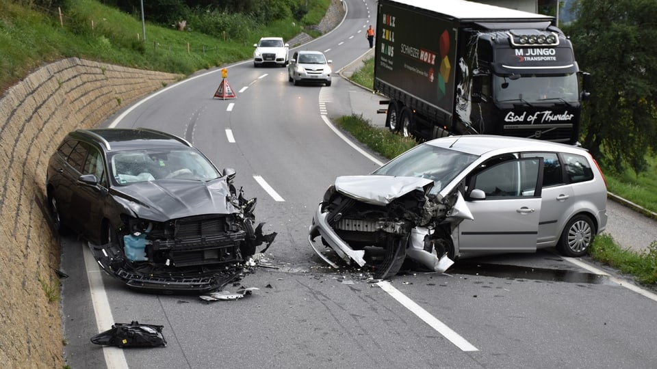 Ils dus autos donnegiads.
