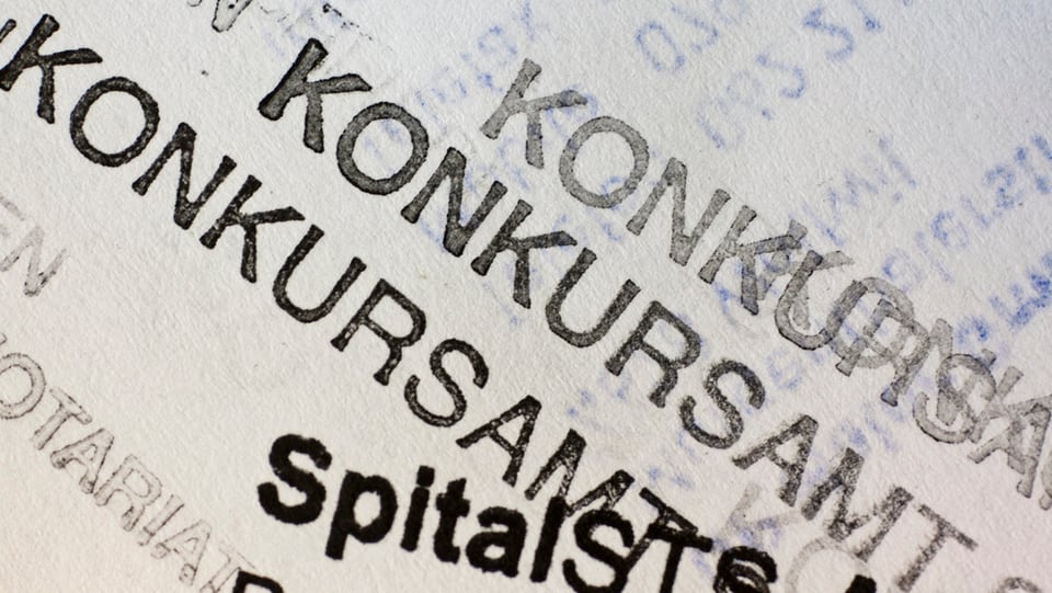 Il pled "Konkursamt" bullà bullà sin palpiri.