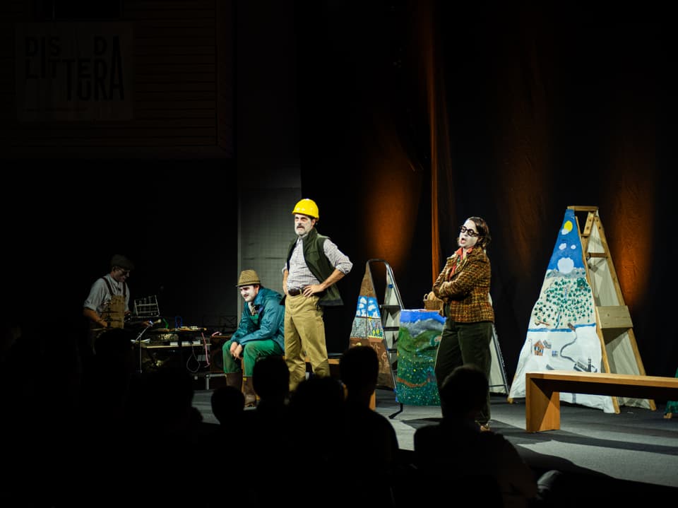 René Schnoz, Marietta Jemmi, Jonathan Ferrari, Annina Sedlacek auf der Bühne