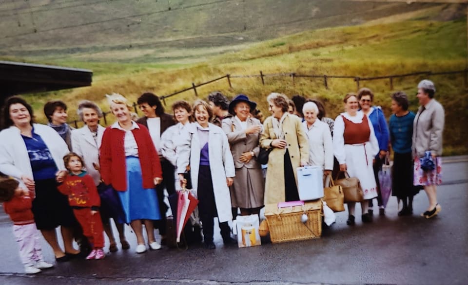 Frauenausflug vor etwa 25 Jahren.