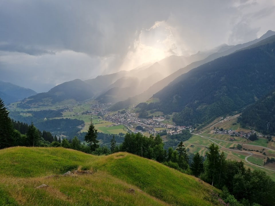 Stemprà sur Mustér Gewitter über Disentis/Mustér