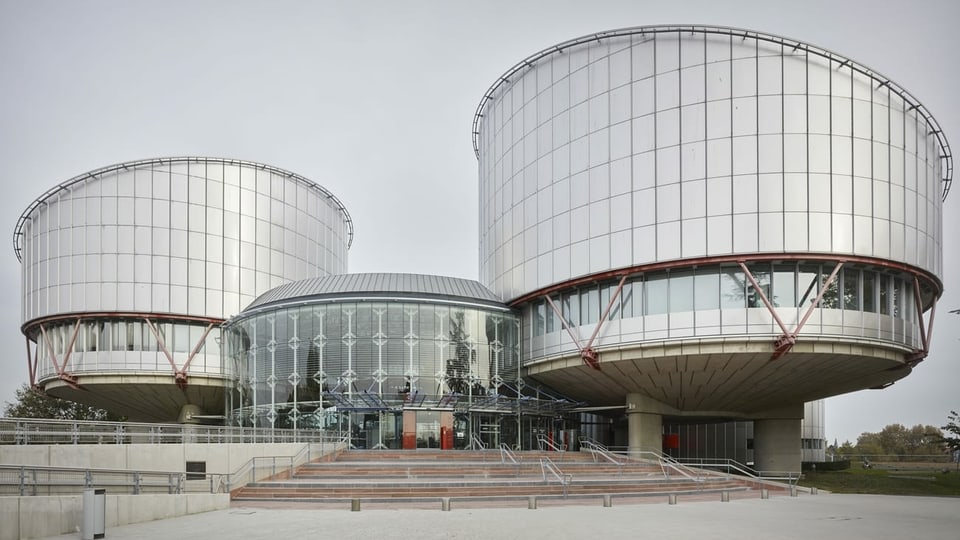 Bajetg dal tribunal a Strasbourg.