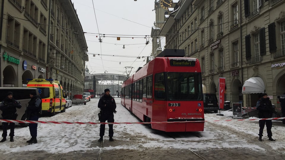 La Spitalgasse direcziun staziun da Berna.