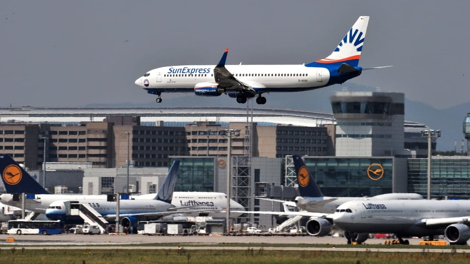 Maletg dad ina Boeing 737.