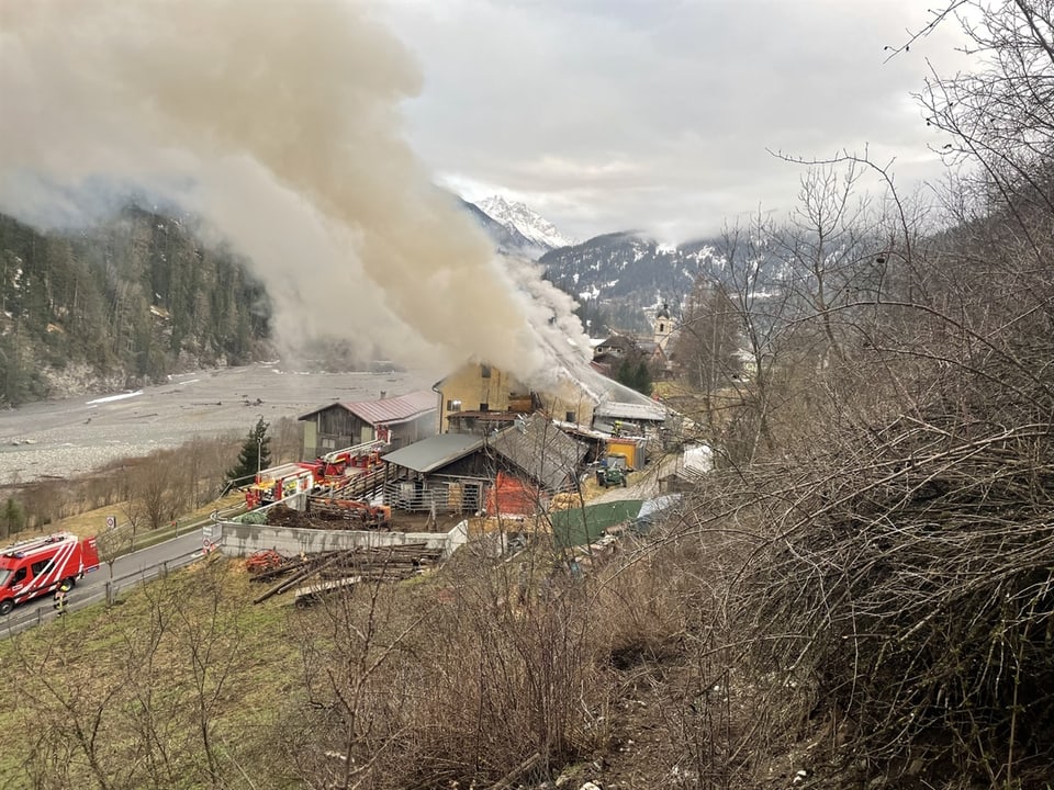 Stall- und Hausbrand in Strada.