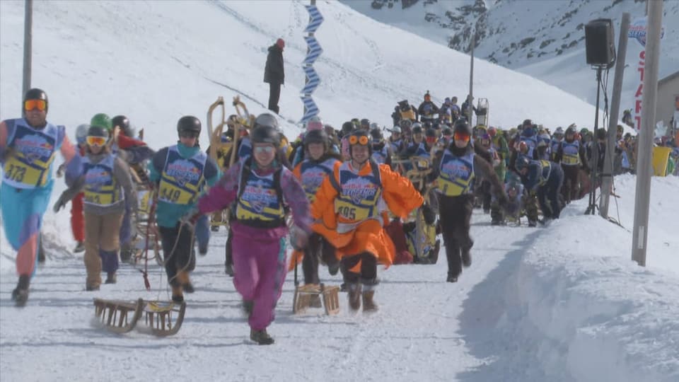 Das Amateur-Schlittelrennen auf dem Flüelapass.