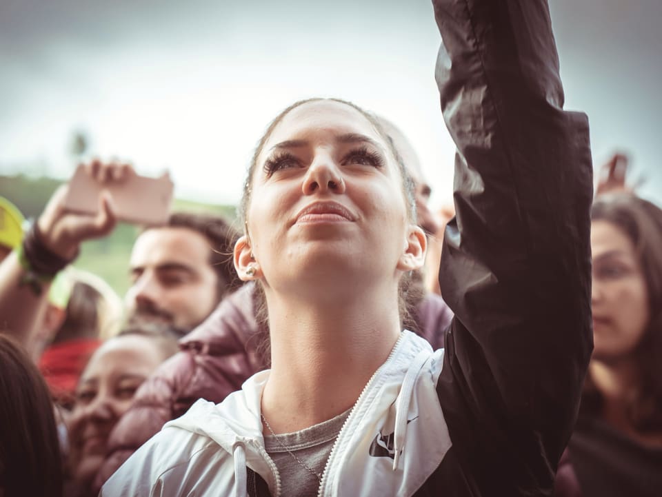 Ina aspectatura giauda il concert da Stress