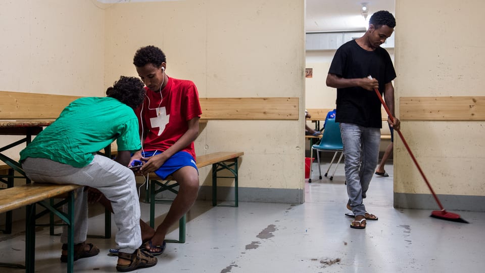 Requirents d’asil da l’Eritrea a Lumino en il Tessin.
