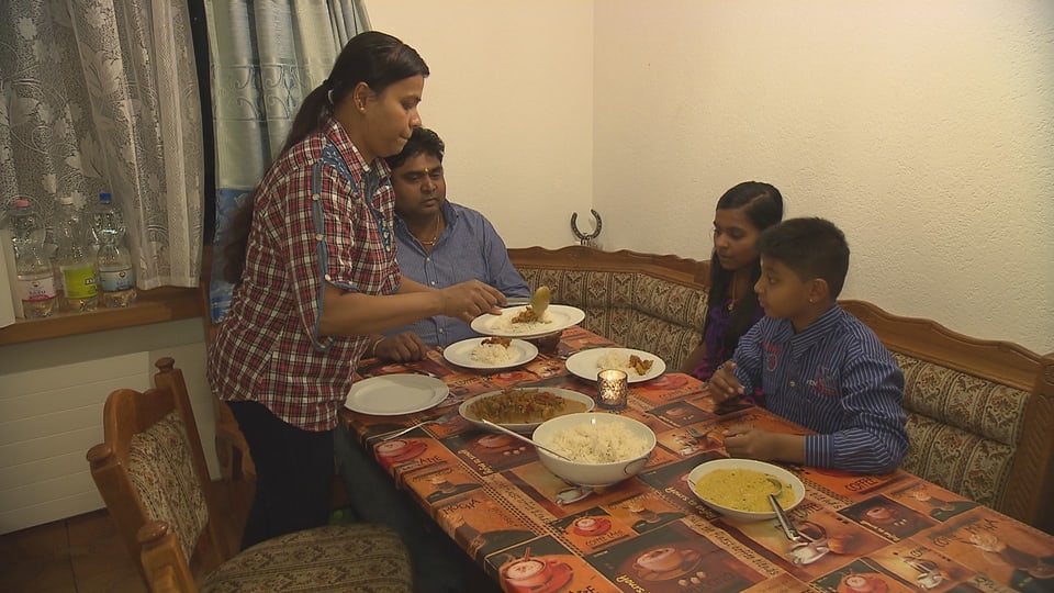A casa tar la famiglia hinduistica datti spezialitads da Sri Lanka.